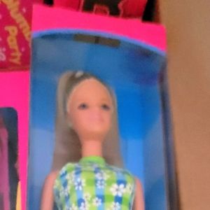 Mattel Barbie Pretty In Plaid 1998 NRFB